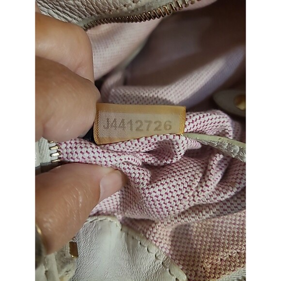 Dooney & Bourke Dillen Ivory Pebbled Leather Hobo Bag Large Pocket Sac Purse - Picture 12 of 16